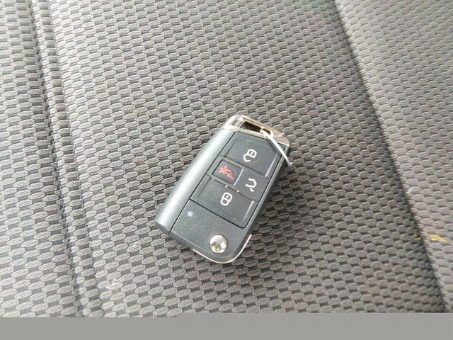 WVWPR7AU2JW907930 Volkswagen E-golf Sel Premium