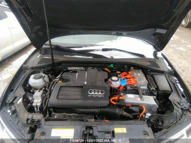 WAUUPBFF1JA067011 Audi A3 E-tron Premium