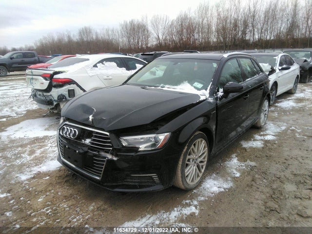 WAUUPBFF1JA067011 Audi A3 E-tron Premium