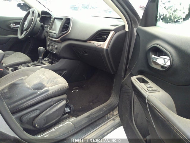 1C4PJMCS7GW225216 Jeep Cherokee Latitude