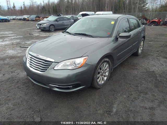 1C3CCBBGXCN239724 Chrysler 200 Touring