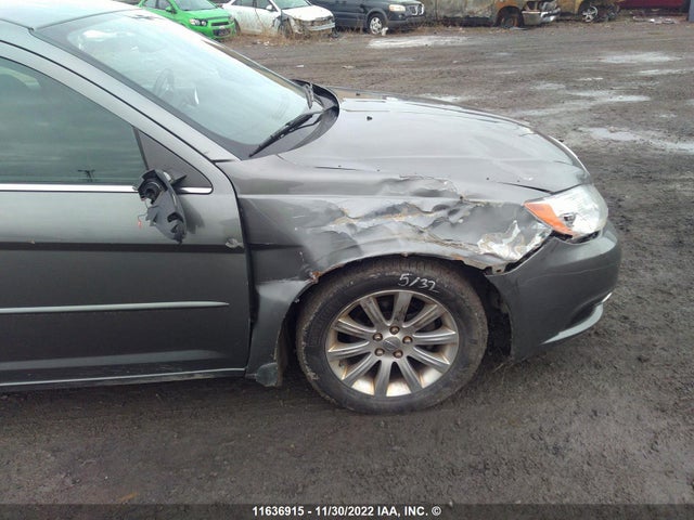 1C3CCBBGXCN239724 Chrysler 200 Touring