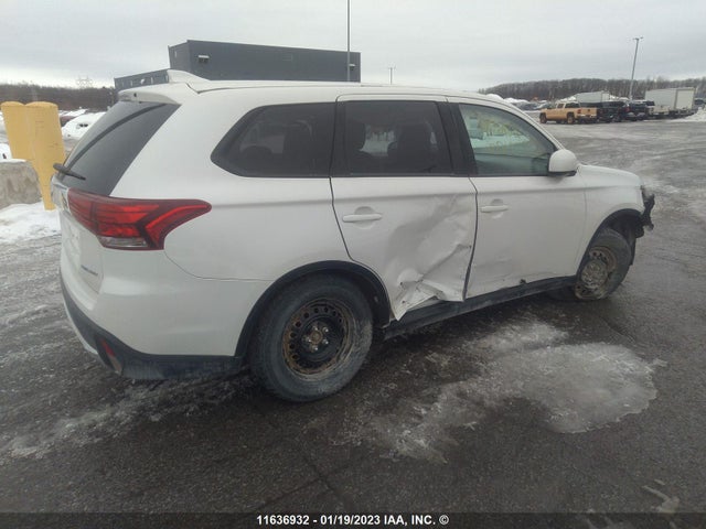 JA4AZ2A30JZ601155 Mitsubishi Outlander Es