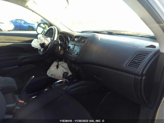 4A4AJ3AU2FE609809 Mitsubishi RVR SE