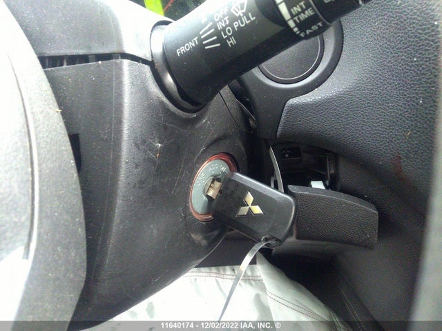 JA4AJUAU1MU602313 Mitsubishi RVR ES