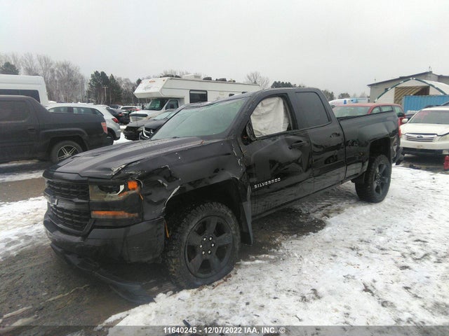 Chevrolet Silverado K1500 Custom 2017 1GCVKPEC9HZ363514 Image 2