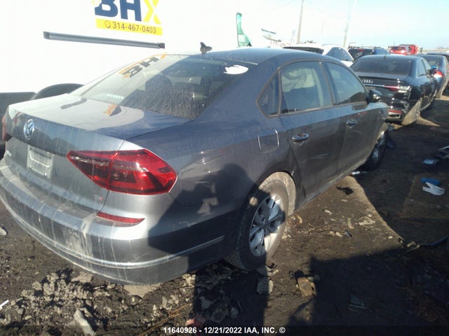1VWAA7A36JC024836 Volkswagen Passat S/r-line