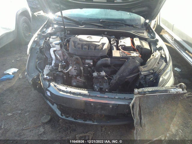 1VWAA7A36JC024836 Volkswagen Passat S/r-line