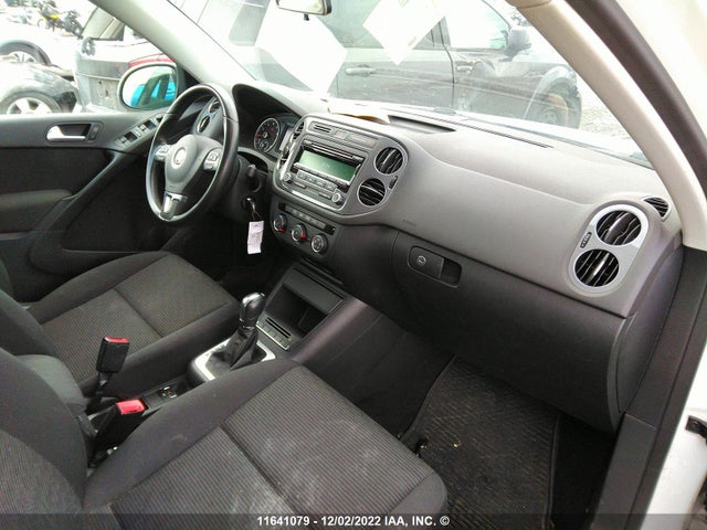 WVGJV3AX2EW588390 Volkswagen Tiguan S/se/sel/r-line