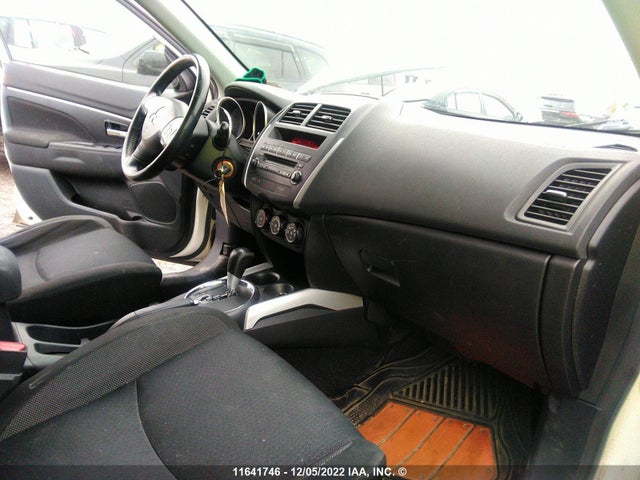 JA4AJ3AU1BZ602922 Mitsubishi RVR SE