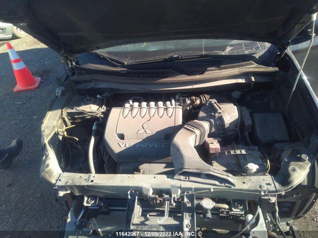 JA4JZ3AX1EZ603124 Mitsubishi Outlander Se