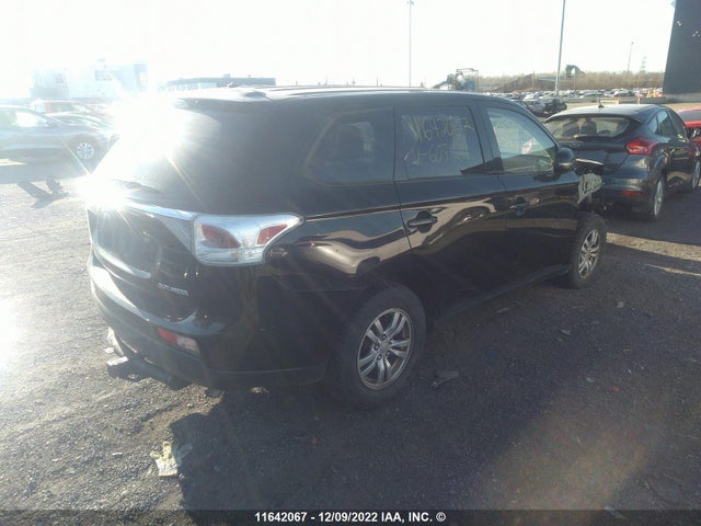 JA4JZ3AX1EZ603124 Mitsubishi Outlander Se