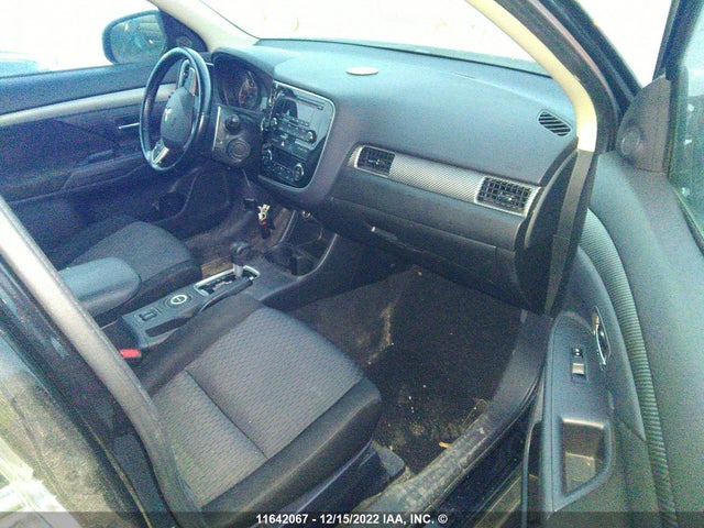 JA4JZ3AX1EZ603124 Mitsubishi Outlander Se