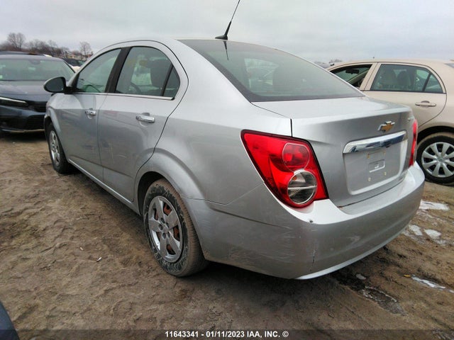 Chevrolet SONIC LT 2014 1G1JC5EH3E4170210 Image 3
