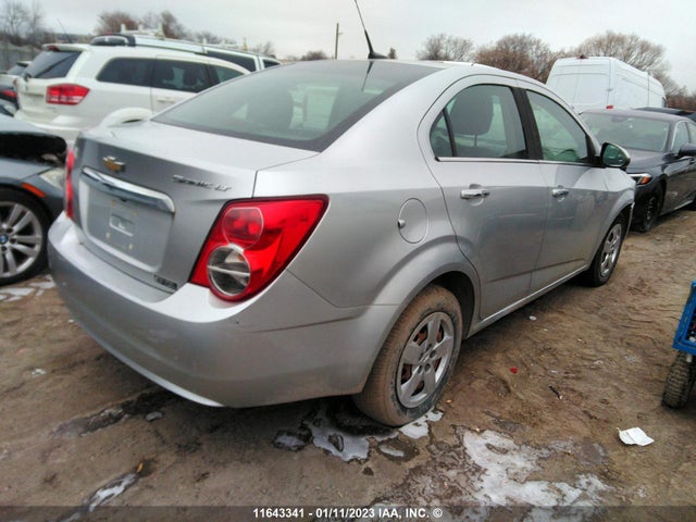 Chevrolet SONIC LT 2014 1G1JC5EH3E4170210 Image 4