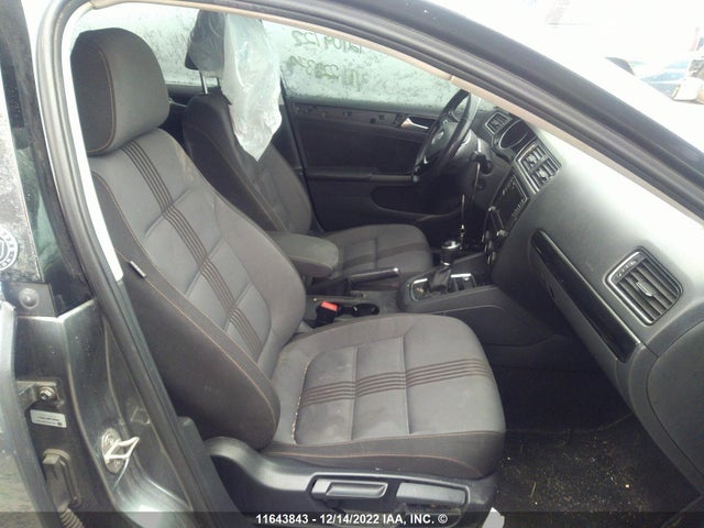 3VWB67AJ9HM228379 Volkswagen Jetta