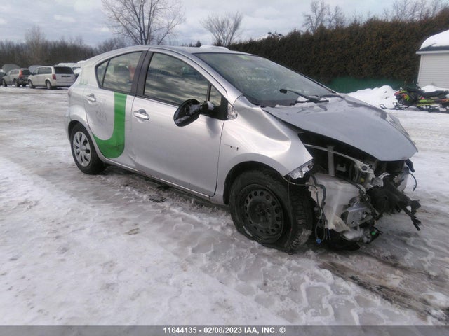 Toyota PRIUS C 2013 JTDKDTB32D1042224 Image 1