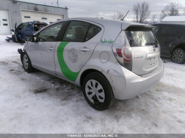 Toyota PRIUS C 2013 JTDKDTB32D1042224 Image 4