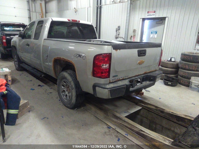 Chevrolet SILVERADO 1500 2010 1GCSKREA6AZ172913 Image 3