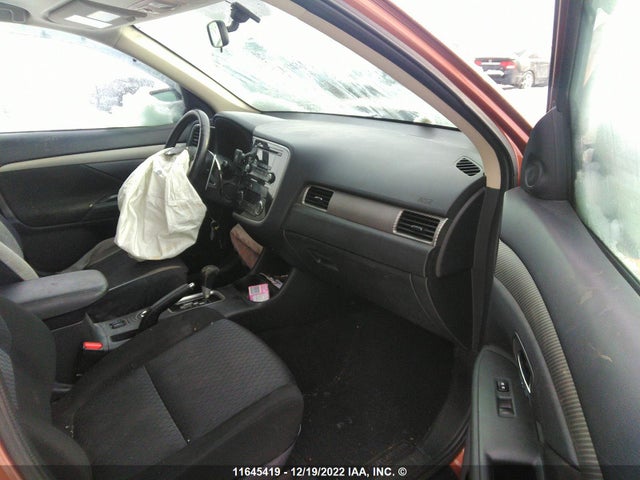 JA4JZ3AXXEZ602098 Mitsubishi Outlander Se