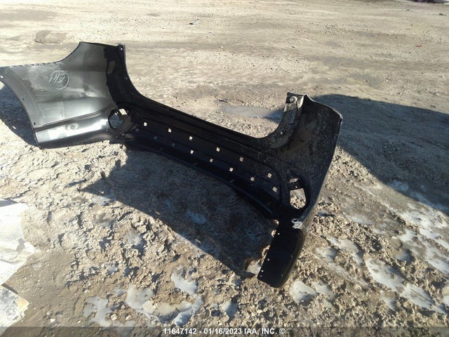 JA4AZ2A32KZ606813 Mitsubishi Es Rear Bumper Only