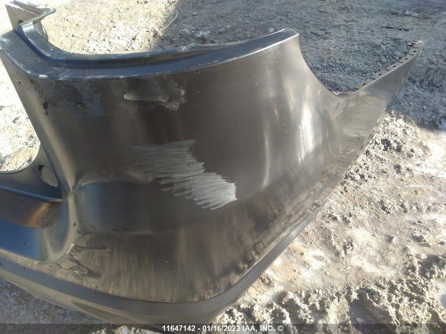 JA4AZ2A32KZ606813 Mitsubishi Es Rear Bumper Only