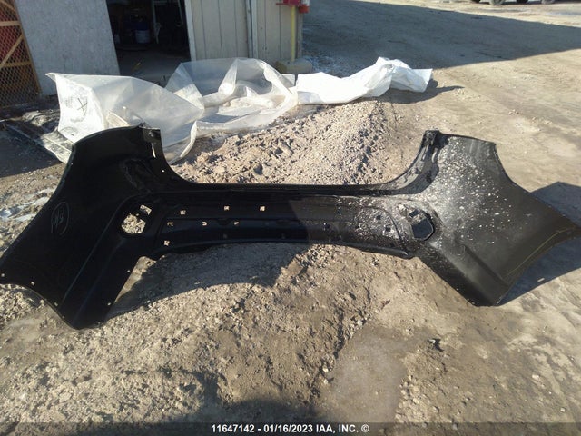 JA4AZ2A32KZ606813 Mitsubishi Es Rear Bumper Only