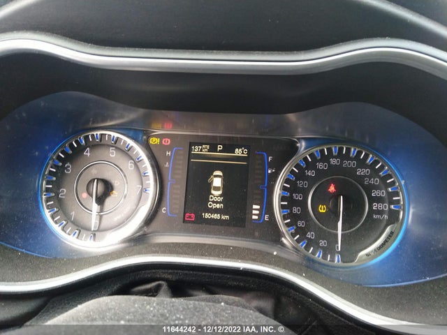 1C3CCCFB4GN140004 Chrysler 200 LX