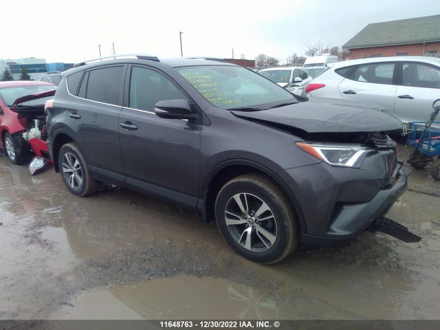 Toyota RAV4 LE 2018 2T3ZFREV3JW421674 Image 1