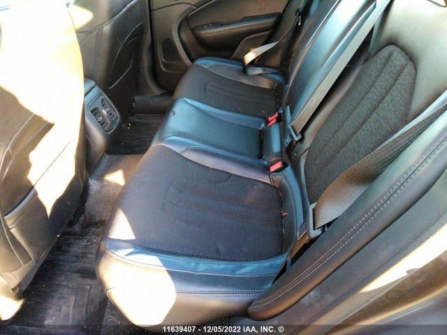1C3CCCDG4FN507013 Chrysler 200 S