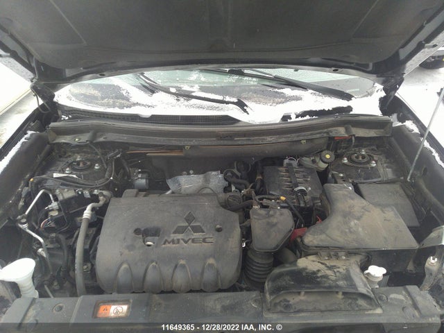 JA4AZ2A31LZ605735 Mitsubishi Outlander Es