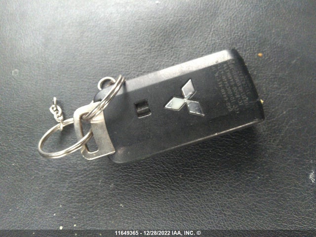 JA4AZ2A31LZ605735 Mitsubishi Outlander Es