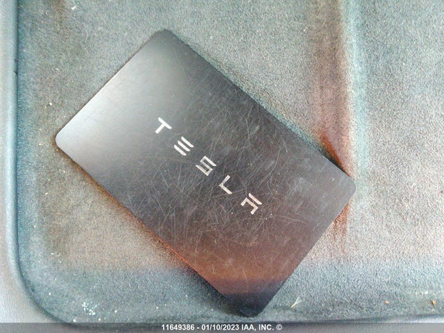 5YJ3E1EA9MF085093 Tesla MODEL 3