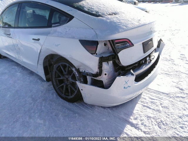 5YJ3E1EA9MF085093 Tesla MODEL 3