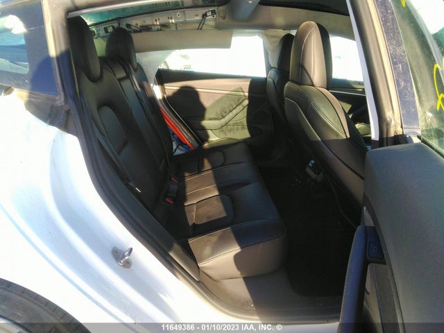 5YJ3E1EA9MF085093 Tesla MODEL 3