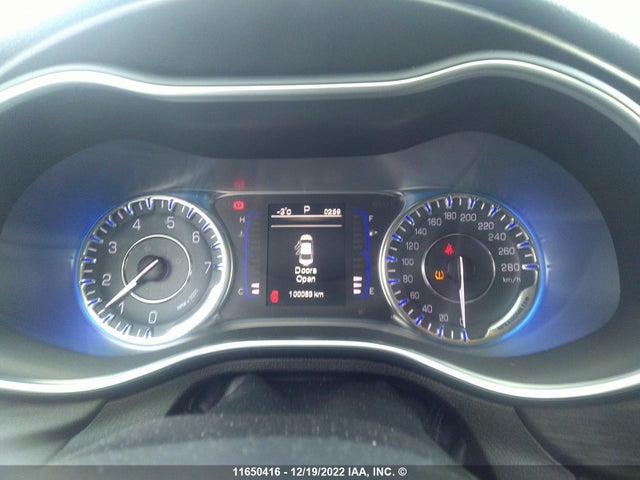 1C3CCCFB6FN600326 Chrysler 200 LX