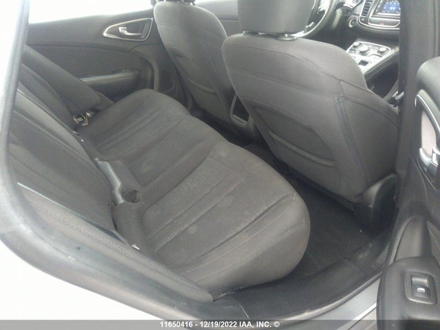 1C3CCCFB6FN600326 Chrysler 200 LX