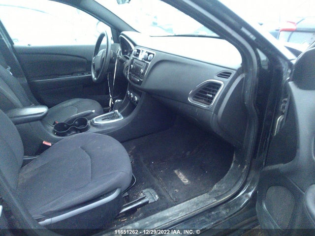 1C3CCBAB6DN654644 Chrysler 200 LX