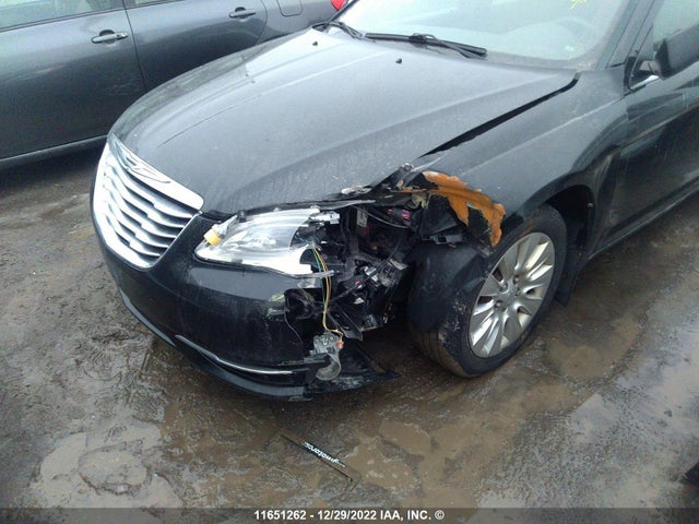 1C3CCBAB6DN654644 Chrysler 200 LX