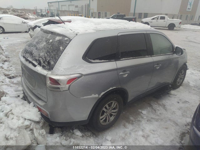 JA4AZ2A38FZ600598 Mitsubishi Outlander Es