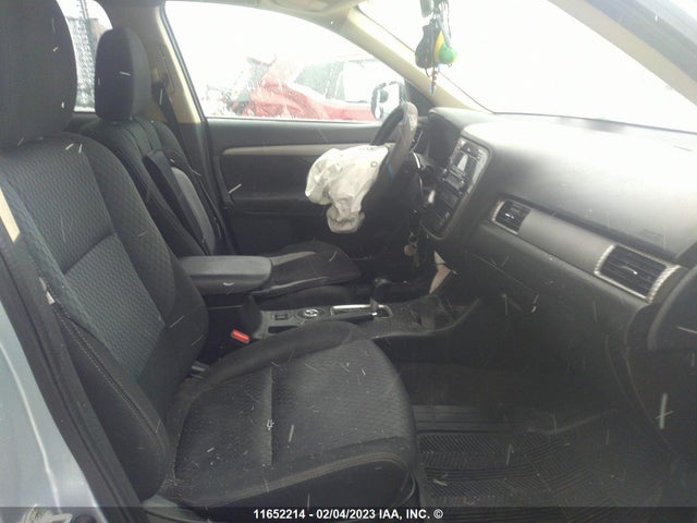 JA4AZ2A38FZ600598 Mitsubishi Outlander Es