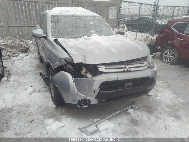 JA4AZ2A38FZ600598 Mitsubishi Outlander Es