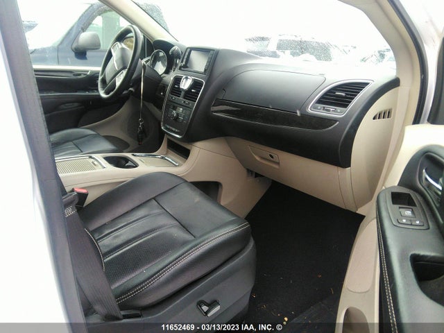 2C4RC1CG2FR740211 Chrysler Town & Country Touring L