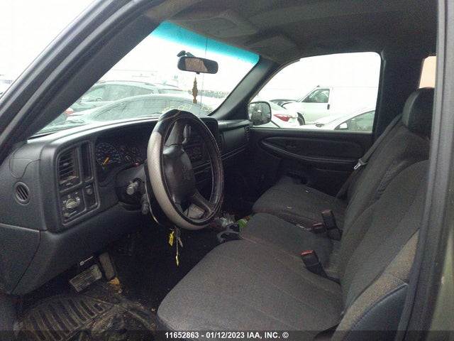 Chevrolet Silverado C1500 2001 2GCEC19W111229657 Image 6