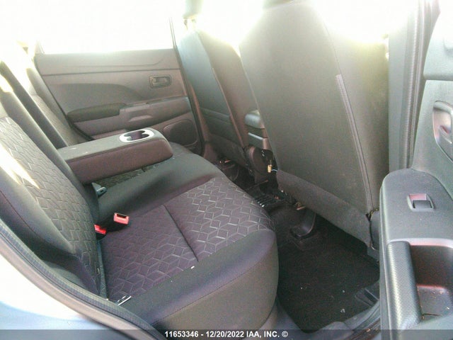 JA4AJUAU9NU601766 Mitsubishi RVR ES