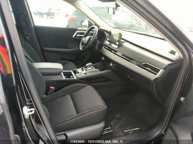 JA4J4UA80NZ608196 Mitsubishi Outlander Se/black Edition