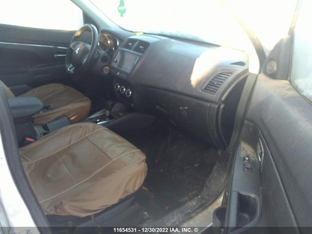 JA4AJ3AU8KU603742 Mitsubishi RVR SE