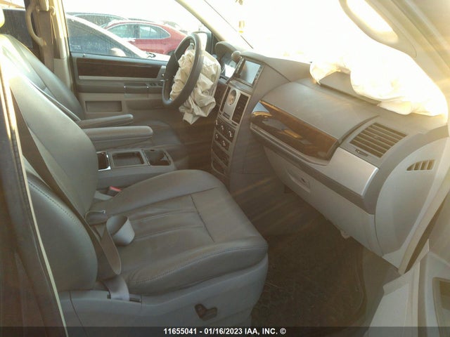 2A4RR5D14AR285915 Chrysler Town & Country Touring