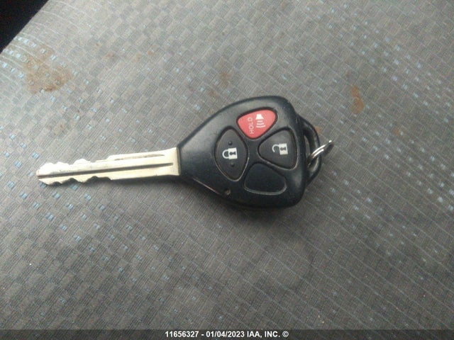 Toyota Matrix 2011 2T1KU4EE9BC678232 Image 3