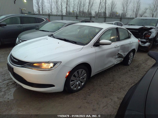 1C3CCCFB1FN623447 Chrysler 200 LX